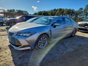 2019 TOYOTA AVALON