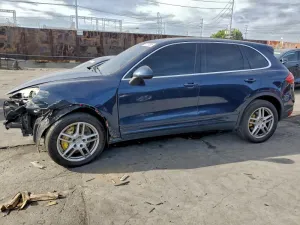 2011 PORSCHE CAYENNE