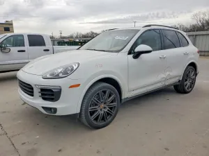 2017 PORSCHE CAYENNE