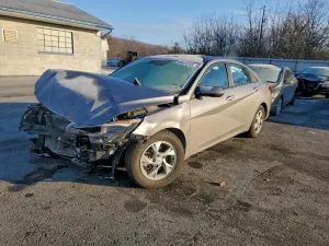 2022 HYUNDAI ELANTRA