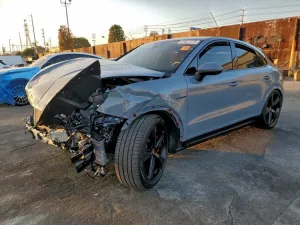 2025 PORSCHE CAYENNE