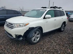 2011 TOYOTA HIGHLANDER