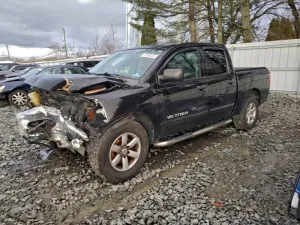2010 NISSAN TITAN
