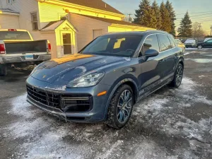 2020 PORSCHE CAYENNE