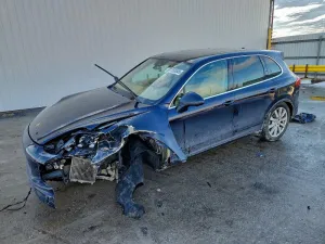 2017 PORSCHE CAYENNE