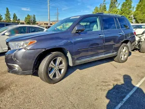 2013 TOYOTA HIGHLANDER