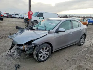2013 MAZDA 3