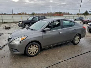 2016 NISSAN VERSA