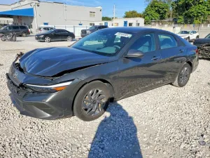 2024 HYUNDAI ELANTRA