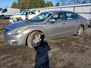 2013 NISS ALTIMA