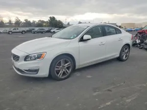 2015 VOLVO S60