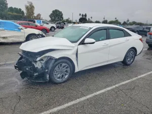 2024 HYUNDAI ELANTRA