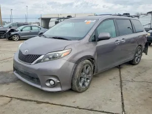 2016 TOYOTA SIENNA