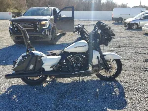 2018 HARLEY-DAVIDSON FL