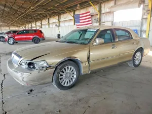 2005 LINCOLN TOWNCAR