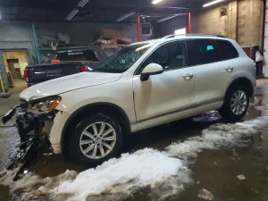 2014 VOLKSWAGEN TOUAREG