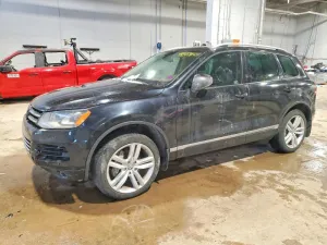 2013 VOLKSWAGEN TOUAREG