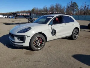 2022 PORSCHE MACAN