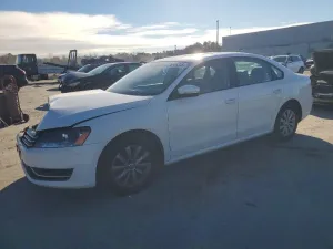2015 VOLKSWAGEN PASSAT