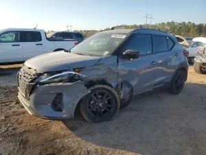 2021 NISSAN KICKS