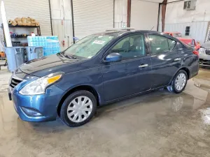 2017 NISSAN VERSA