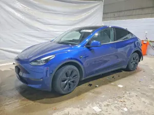 2025 TESLA MODEL Y