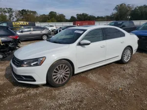 2017 VOLKSWAGEN PASSAT