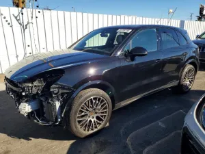 2021 PORSCHE CAYENNE