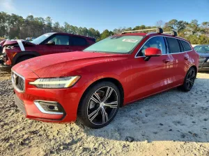 2020 VOLVO V60