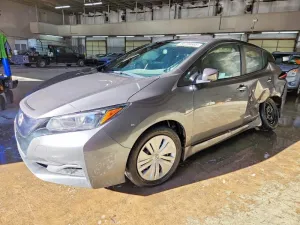 2025 NISSAN LEAF