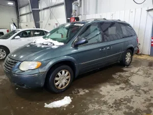 2005 CHRYSLER MINIVAN