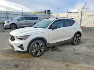 2024 VOLVO XC40 PLUS