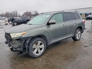 2013 TOYOTA HIGHLANDER