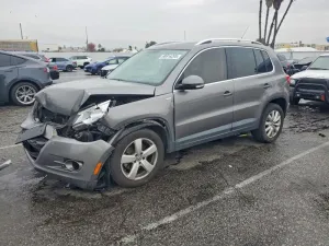 2010 VOLKSWAGEN TIGUAN