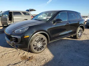 2017 PORSCHE CAYENNE