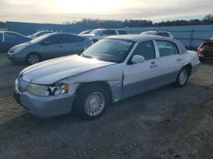 2001 LINCOLN TOWNCAR