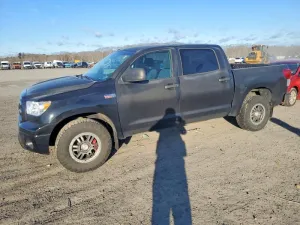 2011 TOYOTA TUNDRA