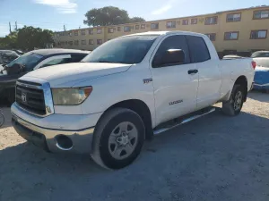 2013 TOYOTA TUNDRA