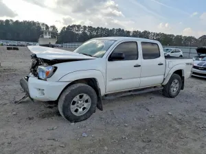2015 TOYOTA TACOMA