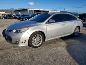 2013 TOYOTA AVALON