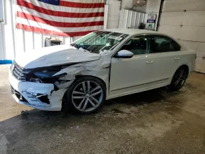 2017 VOLKSWAGEN PASSAT