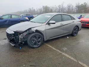 2022 HYUNDAI ELANTRA