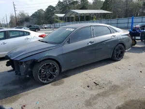 2024 HYUNDAI ELANTRA