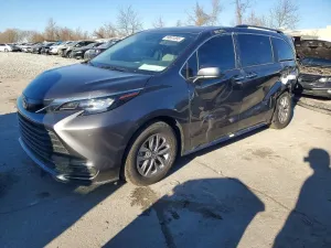 2025 TOYOTA SIENNA