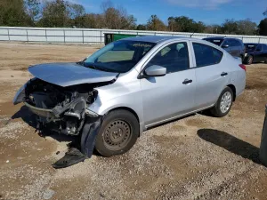 2016 NISSAN VERSA