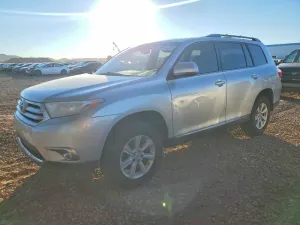 2011 TOYOTA HIGHLANDER